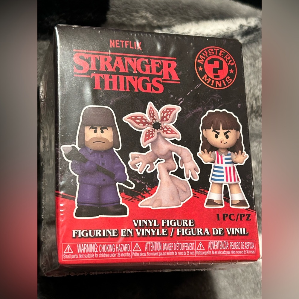 STRANGER THINGS FUNKO SEALED BOX: “MYSTERY MINIS” MYSTERY VINYL FIGURE BOX